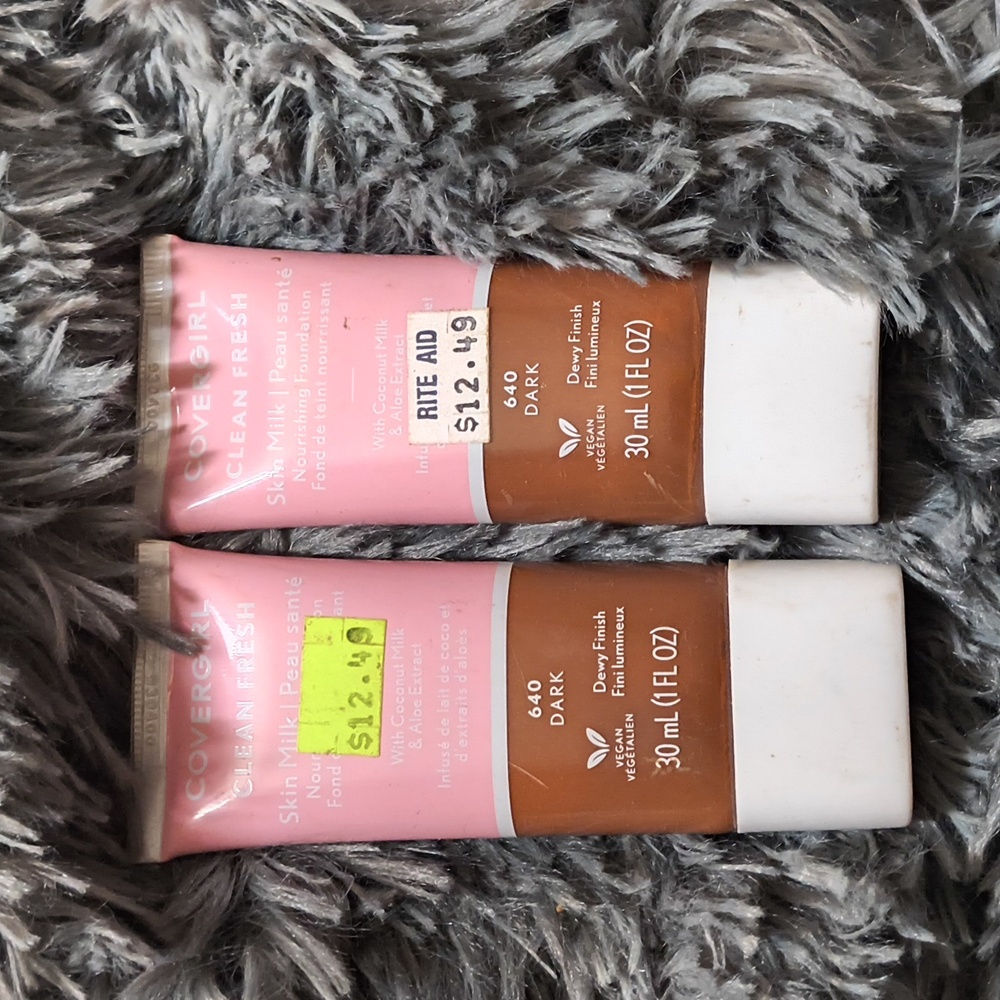 640 Dark - Set of 2 - CoverGirl Clean Fresh Skin Milk Foundation